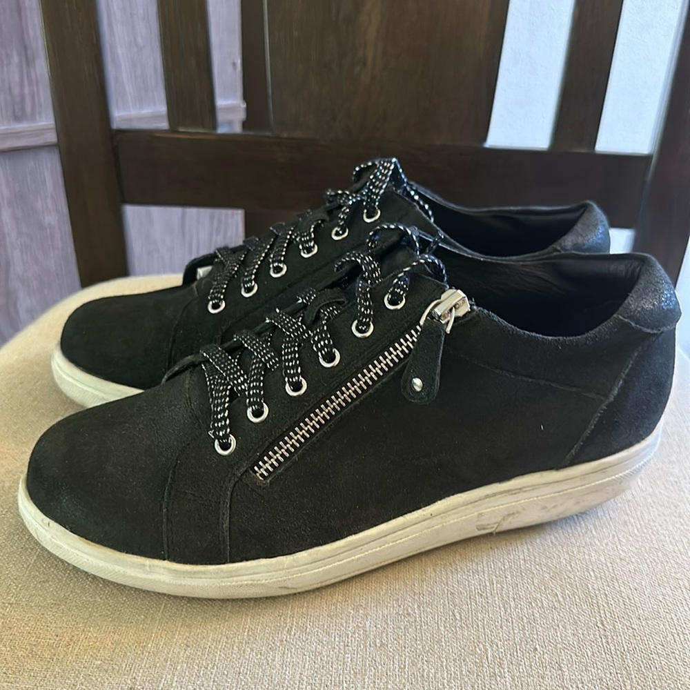 GD Gravity Defyer Women’s Leather Side Zip Sneakers Verso Grip Black Size 8.5